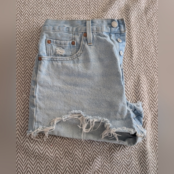 Levi's Light Blue Frayed Jean Shorts - Picture 6 of 8